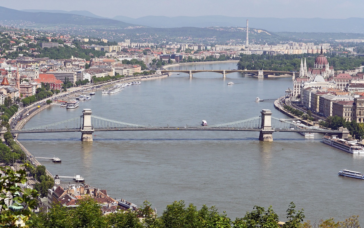 budapest danube overview free photo