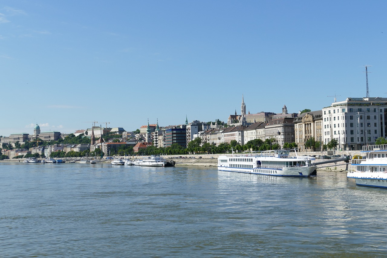 budapest hungary city trip free photo