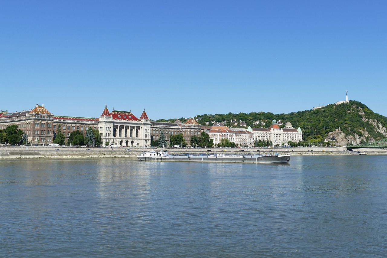 budapest  hungary  building free photo