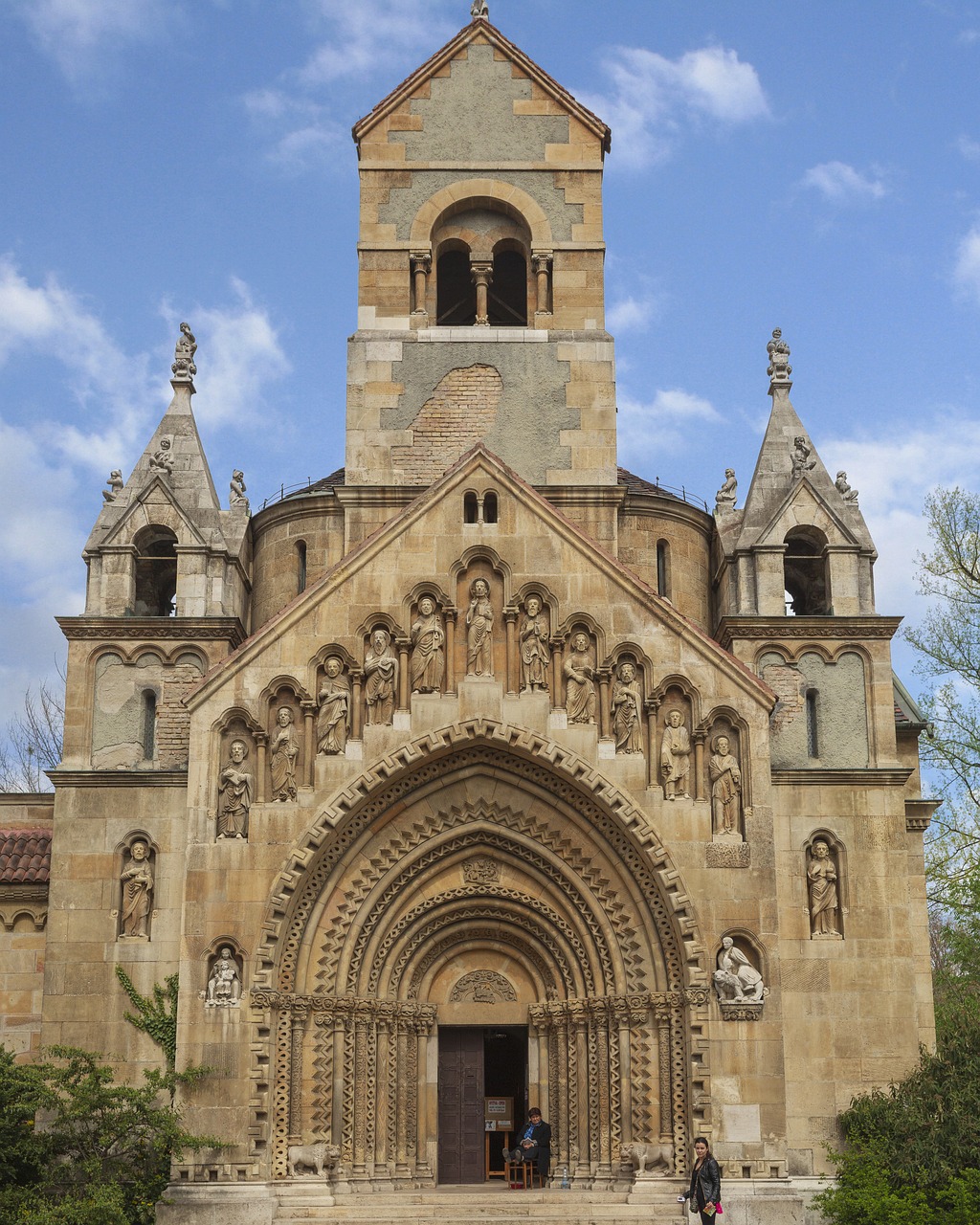 budapest  church  architecture free photo