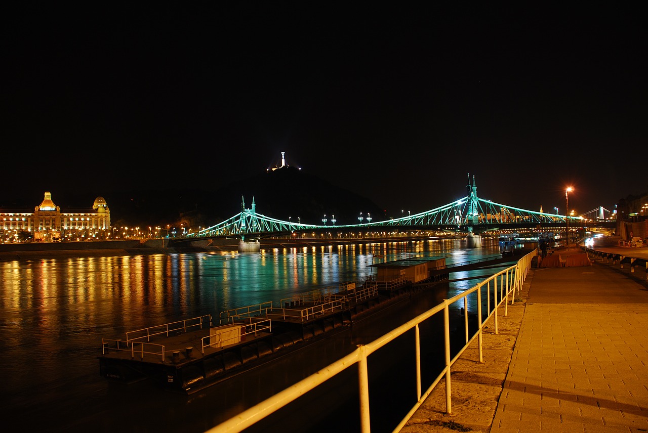 budapest at night bridge free photo