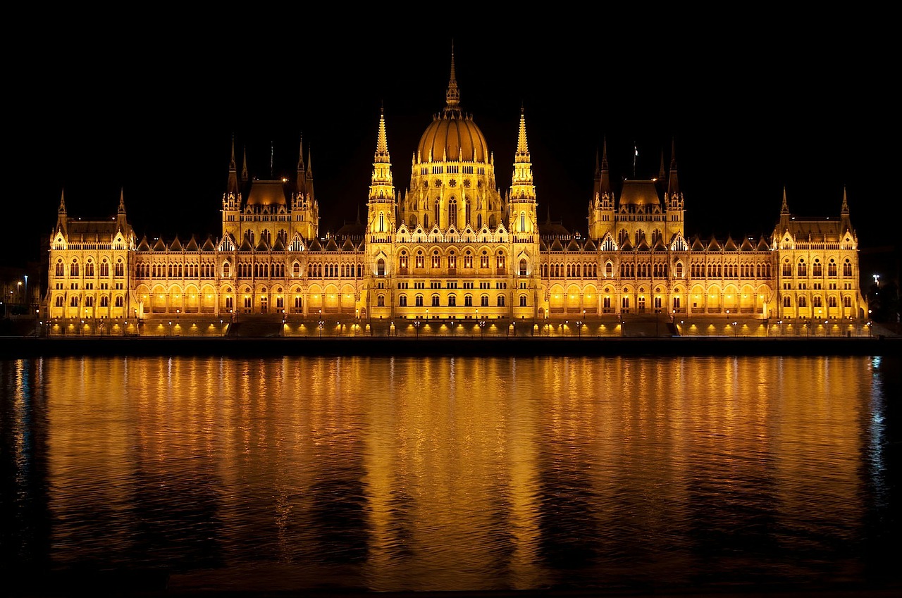 budapest hungary parliament free photo