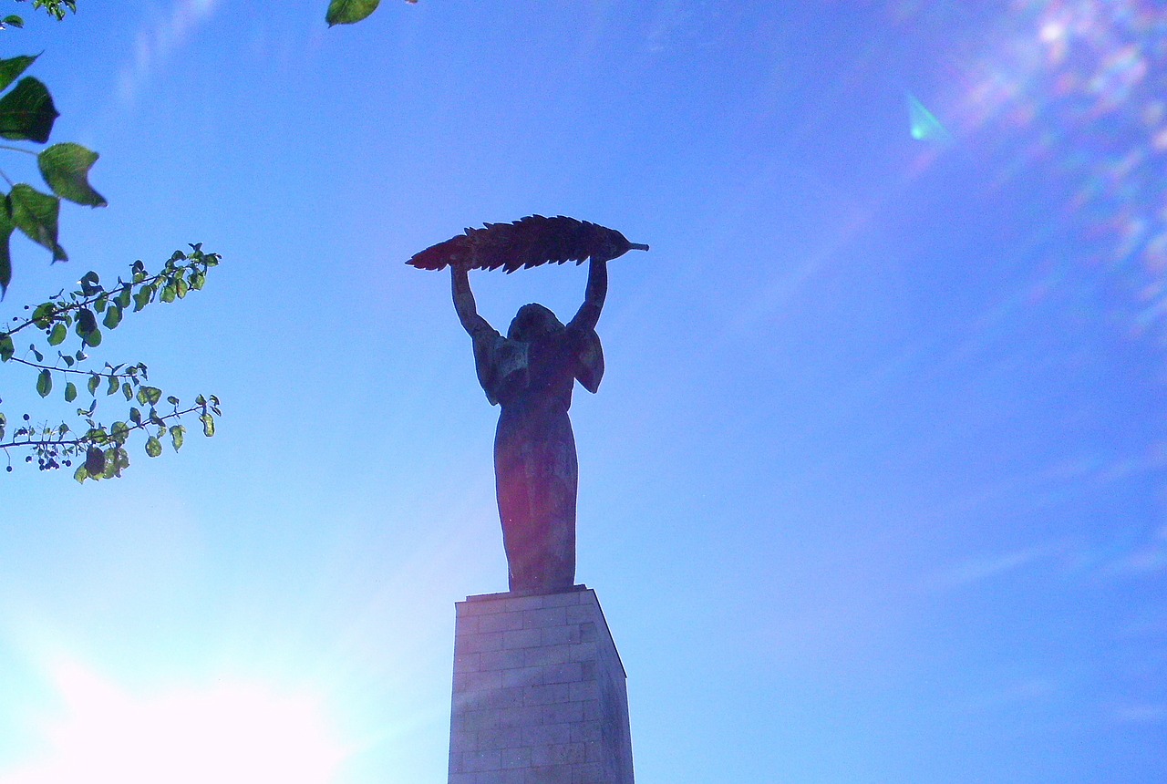 budapest statue gellért hill free photo