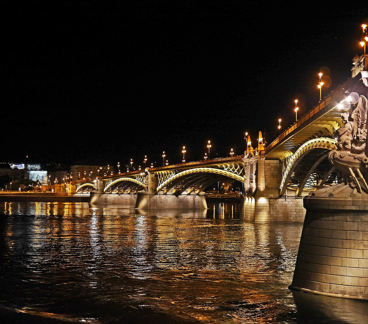 budapest at night margaret bridge illuminated free photo