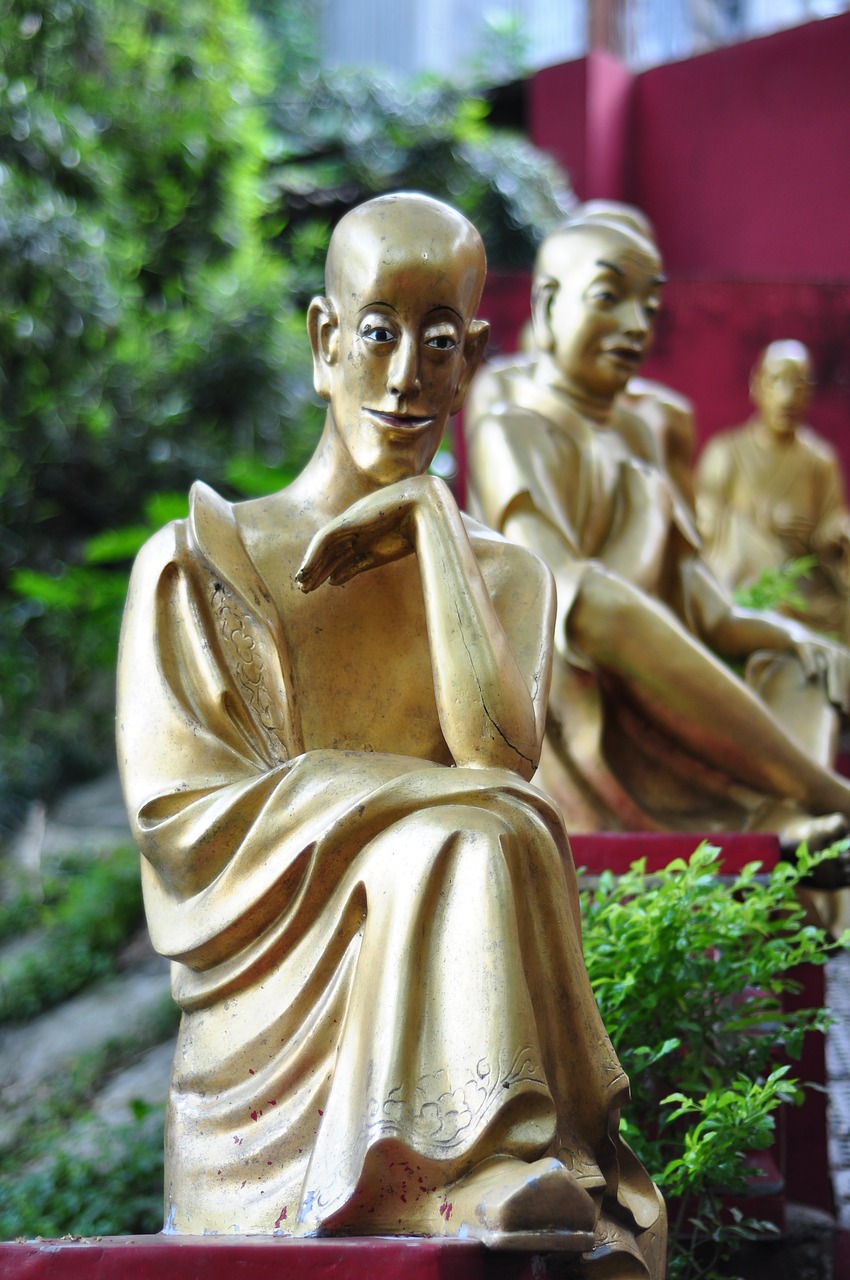 budda ten thousand buddhas monastery statue free photo