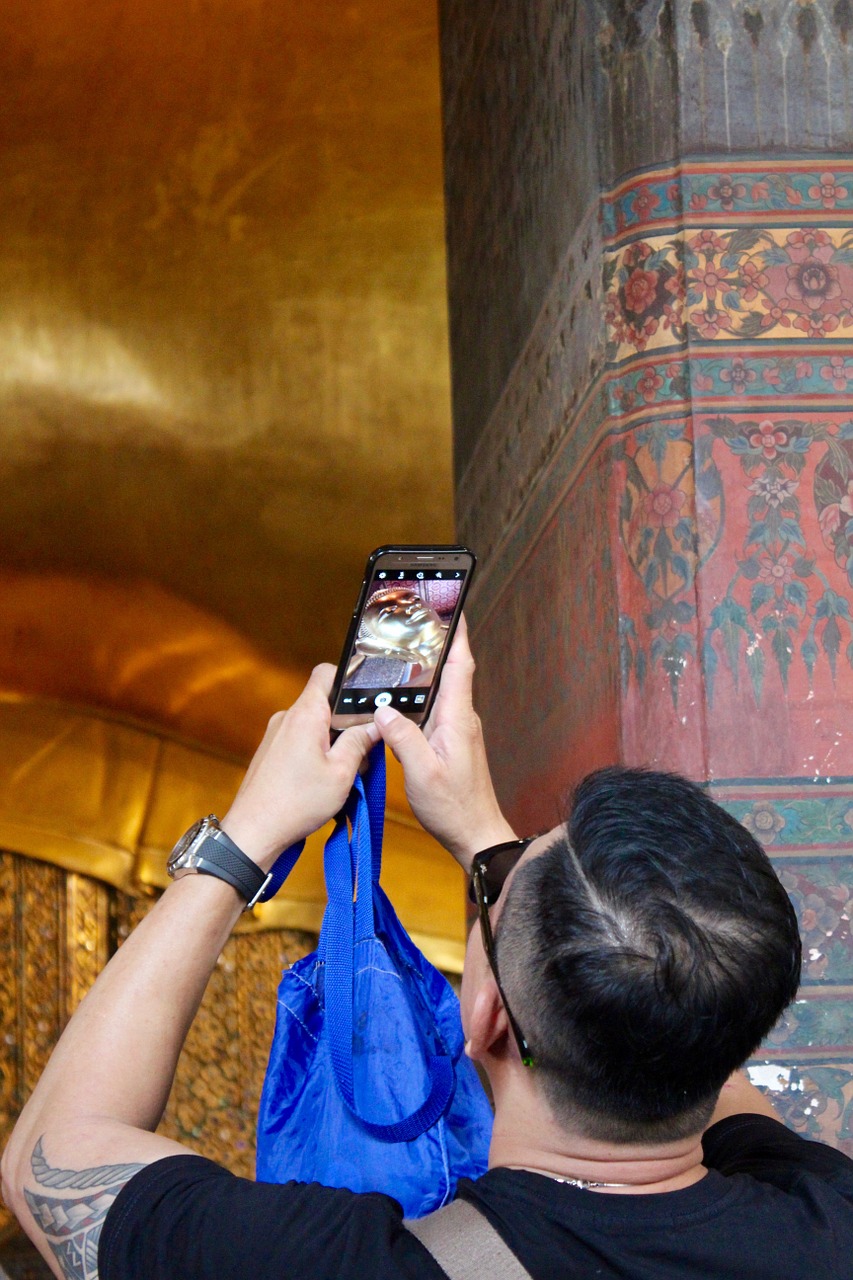buddha smartphone gold free photo