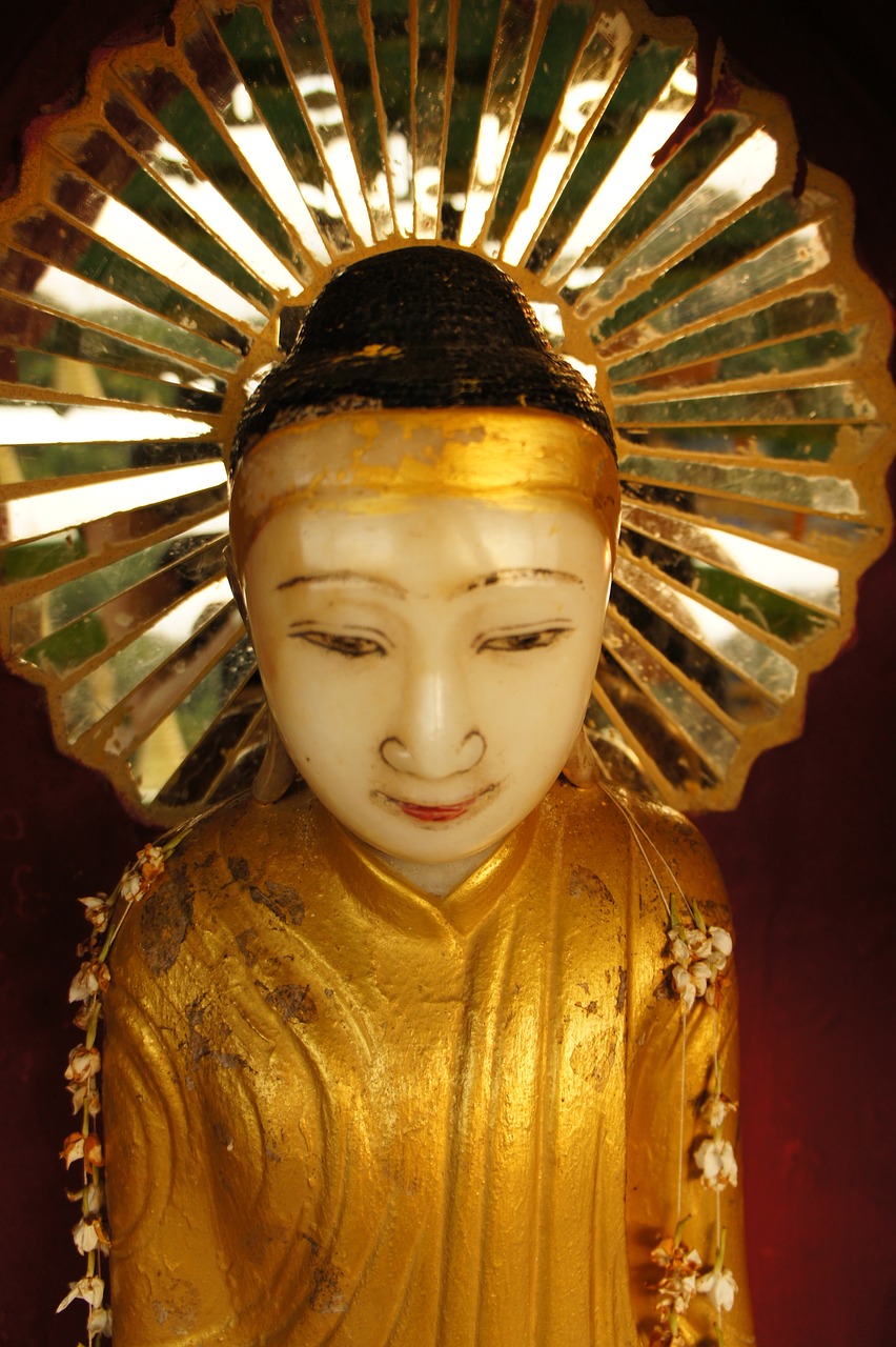 buddha statue golden free photo