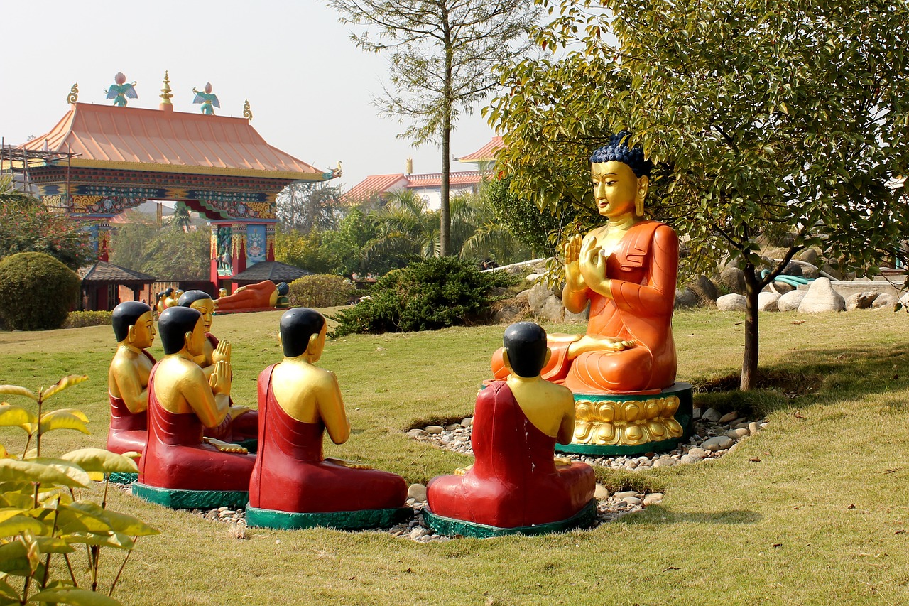buddha teaching disciples free photo