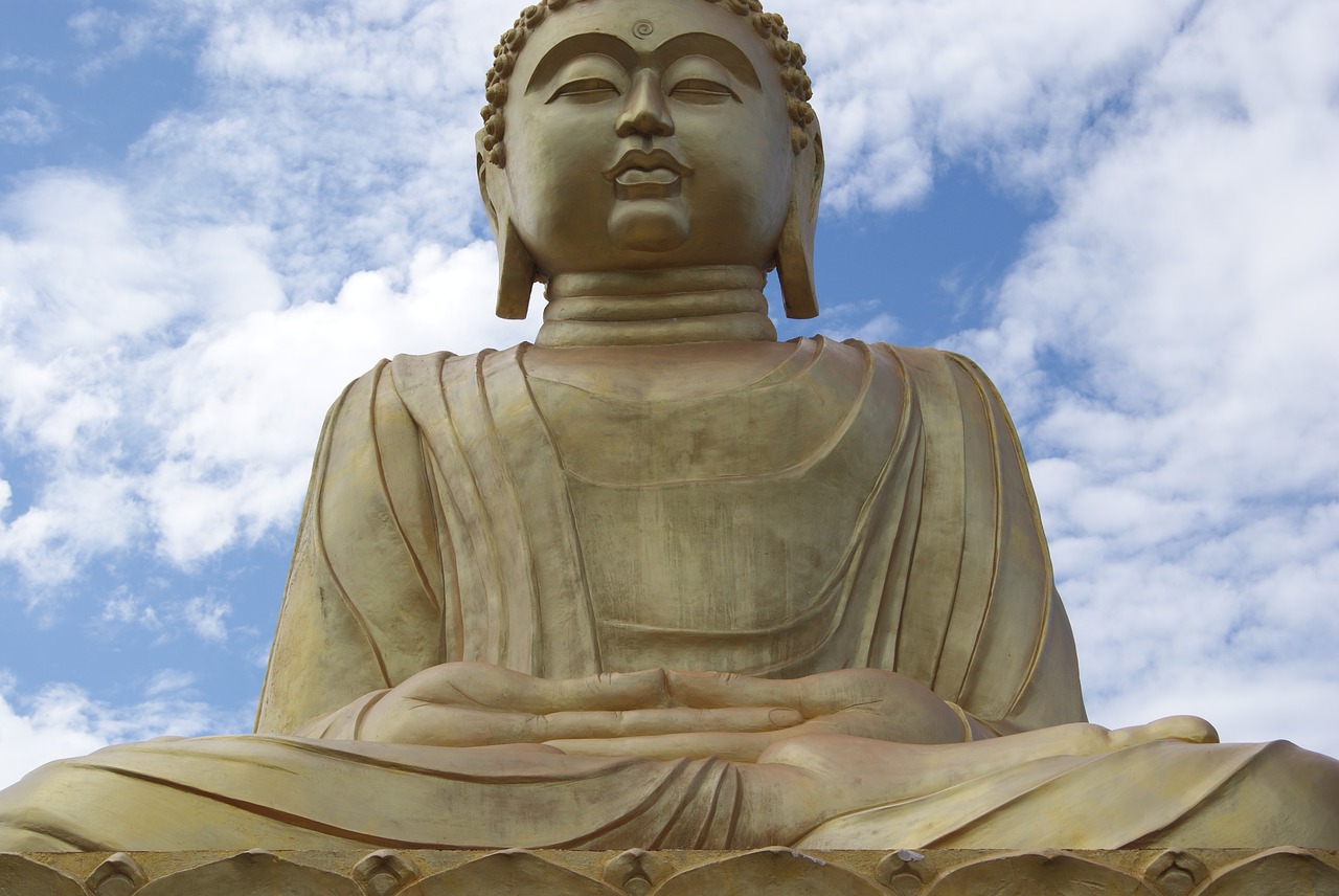 buddha meditation sitting free photo