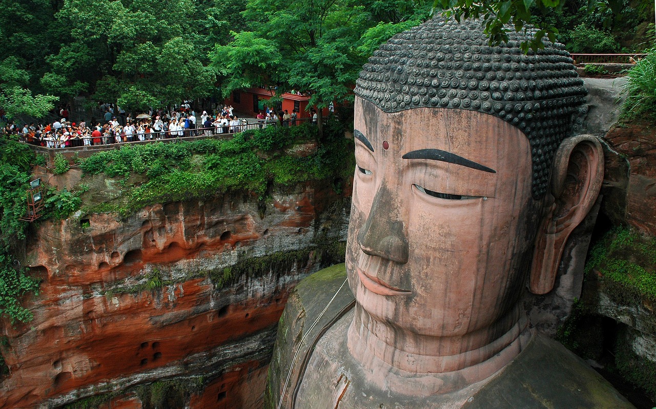 buddha giant leshan free photo