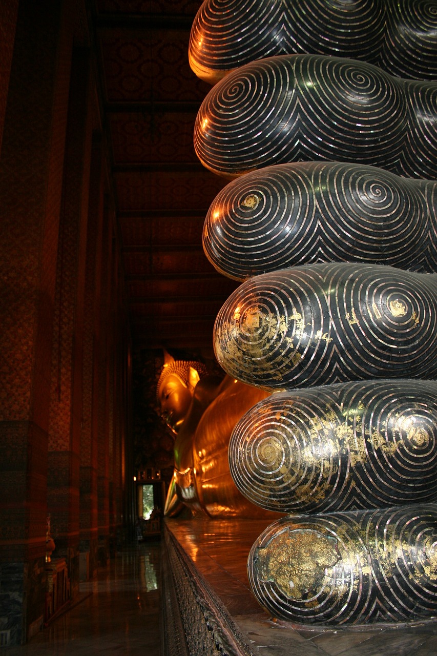 buddha feet grand palace free photo