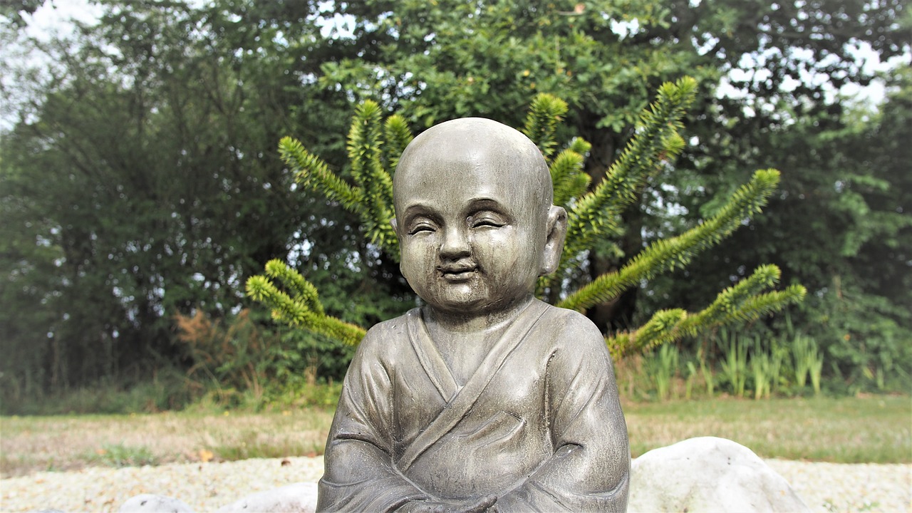 buddha meditation statue free photo