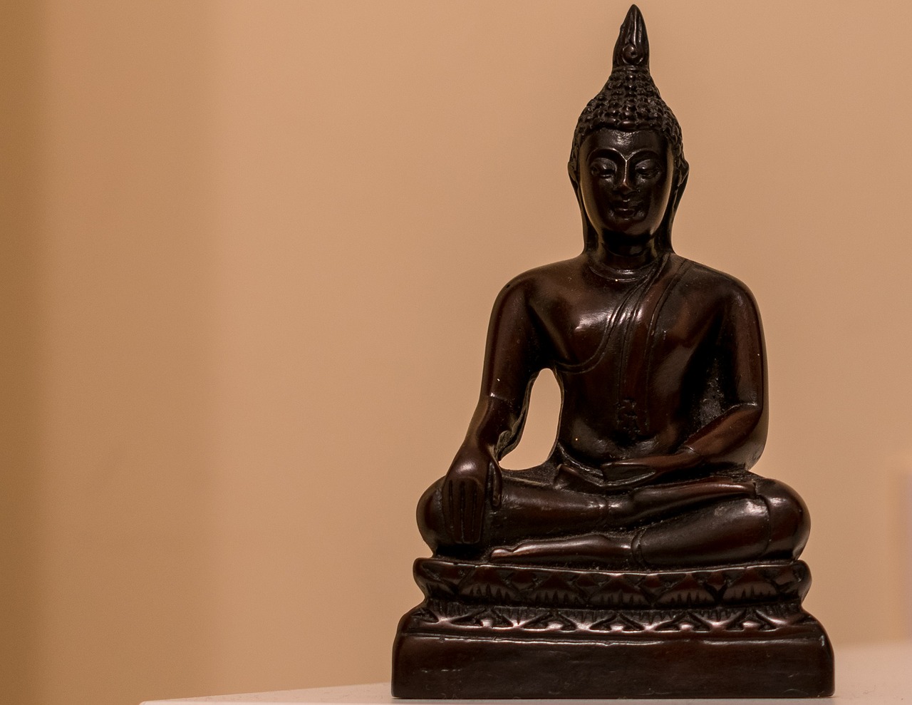 buddha meditation sculpture free photo