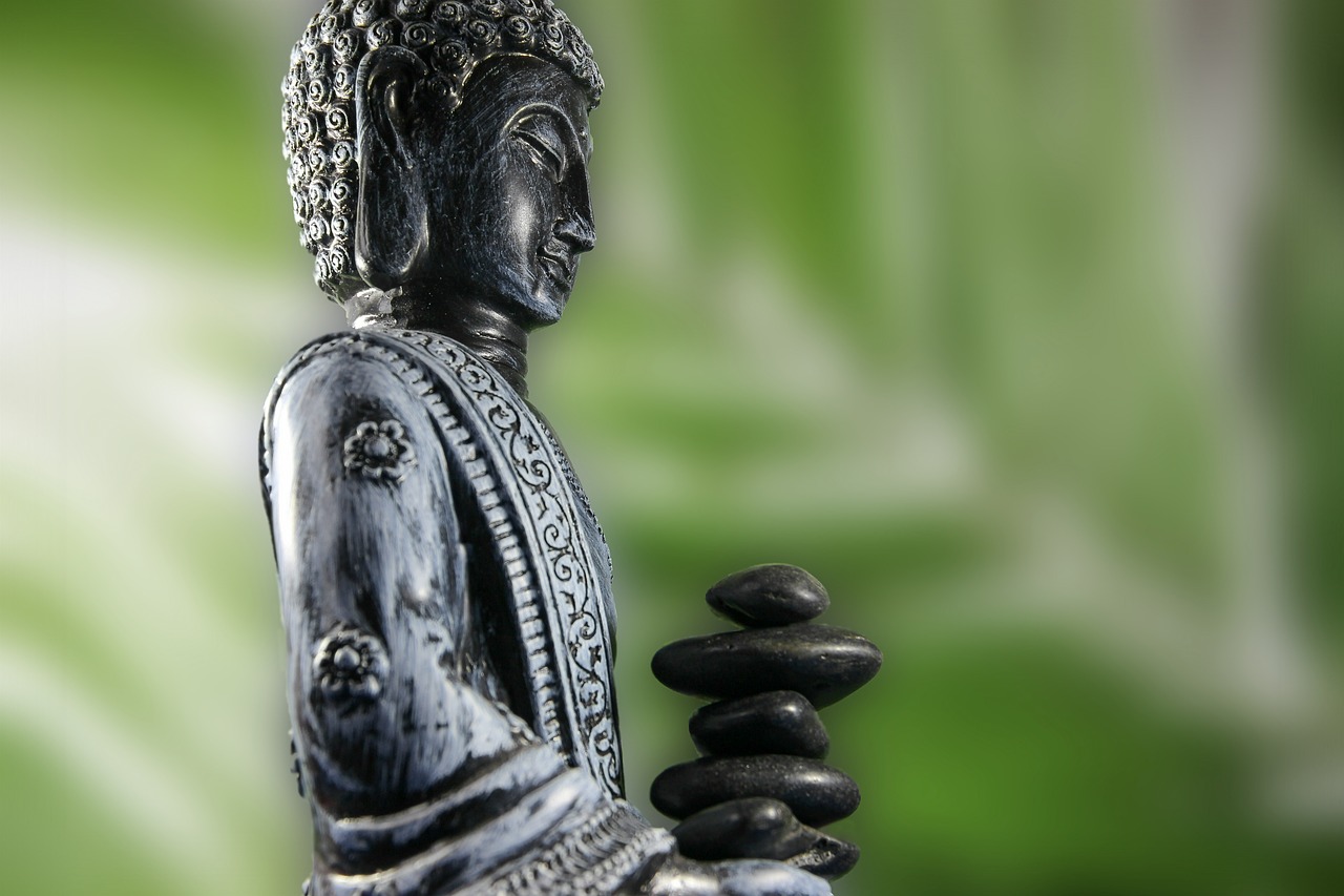 buddha  figure  bronze statue free photo