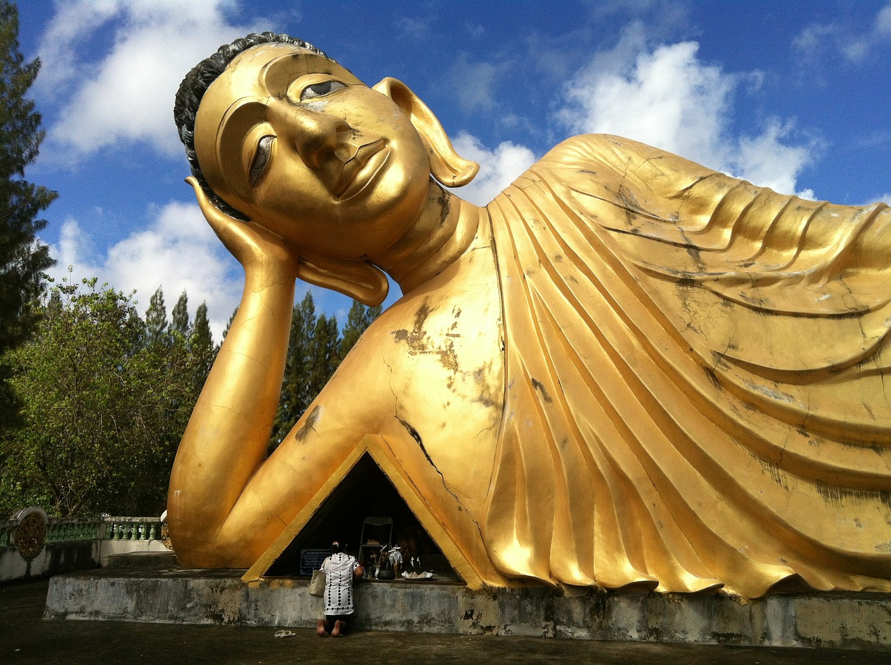 buddha figure golden free photo