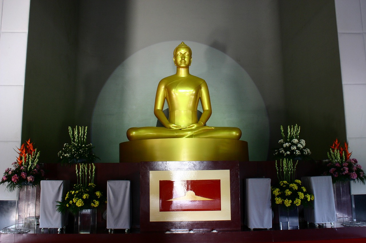 buddha monk gold free photo