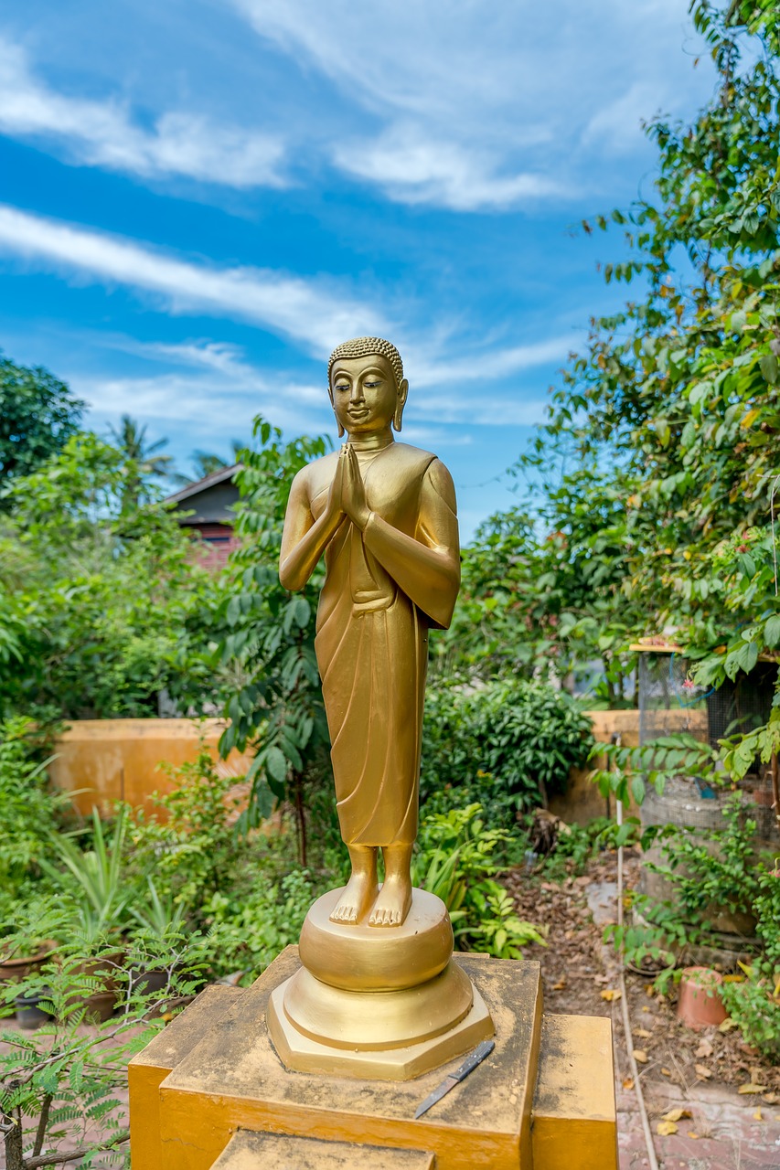 buddha statue temple sculpture free photo