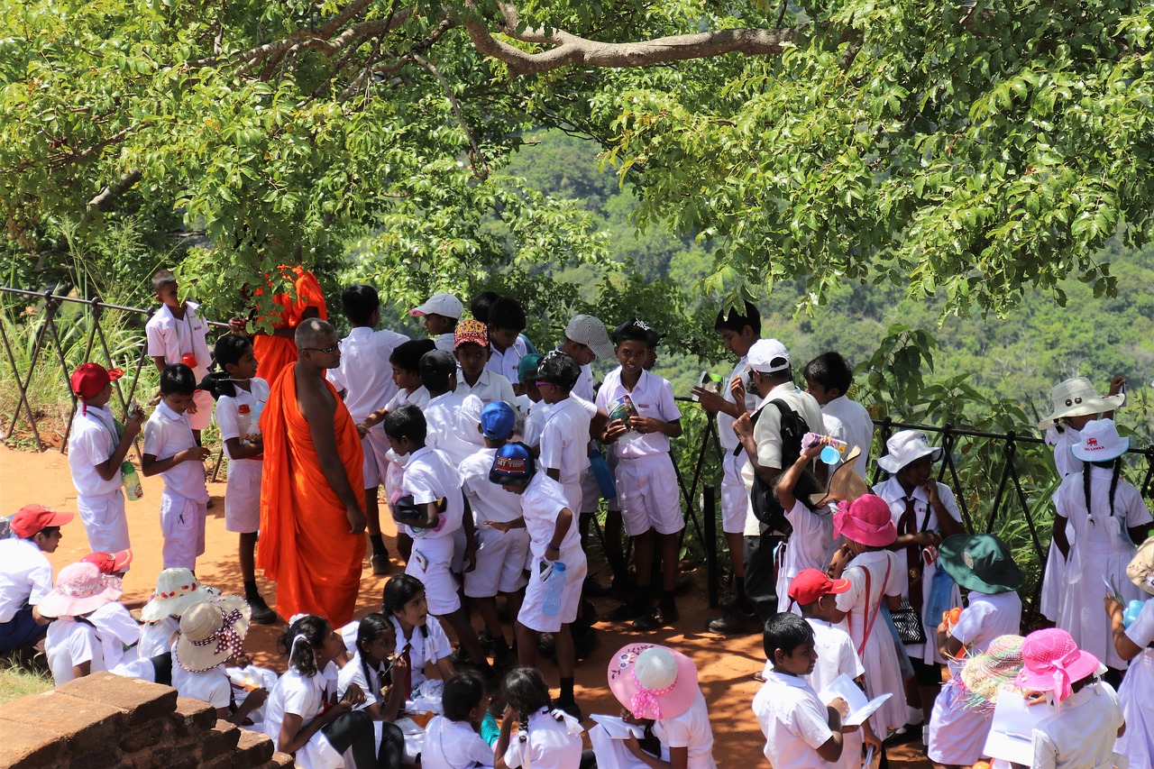 buddhist students tour free photo