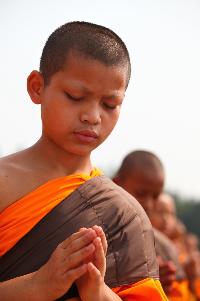 buddhists monks child free photo