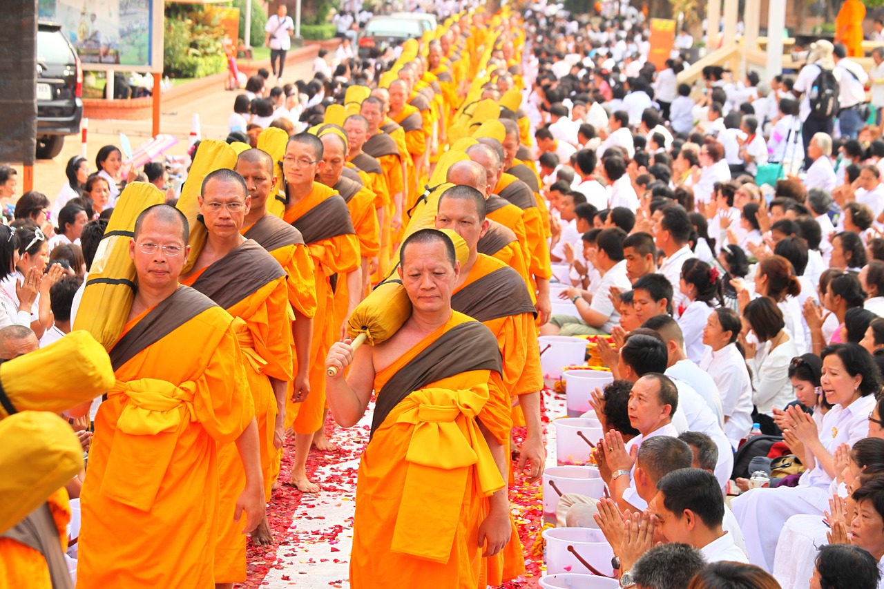 buddhists monks orange free photo