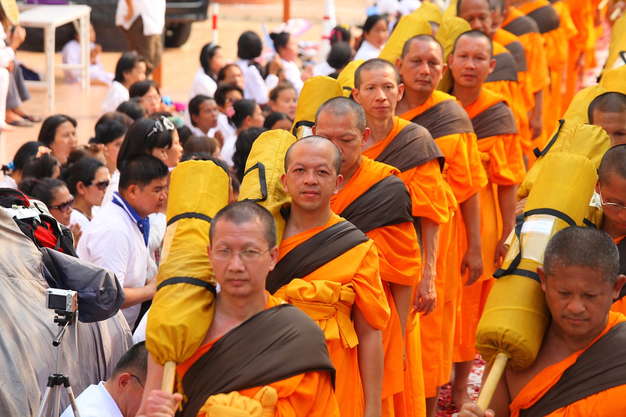 buddhists monks orange free photo