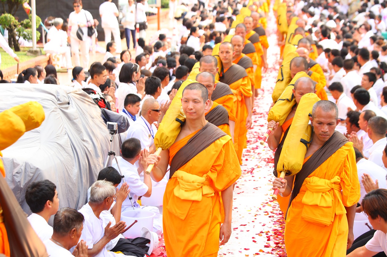 buddhists monks orange free photo