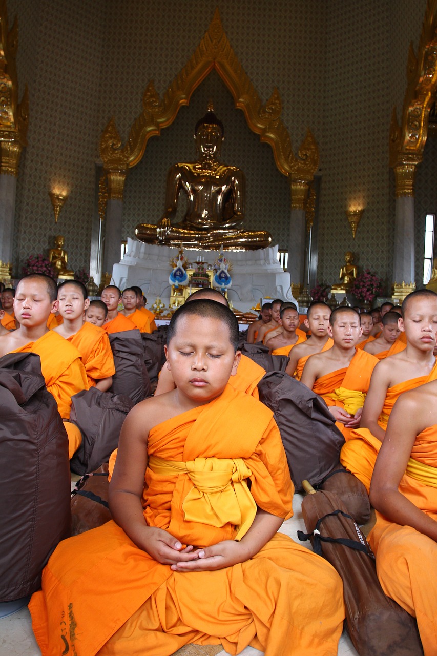 buddhists monks buddhist novice free photo
