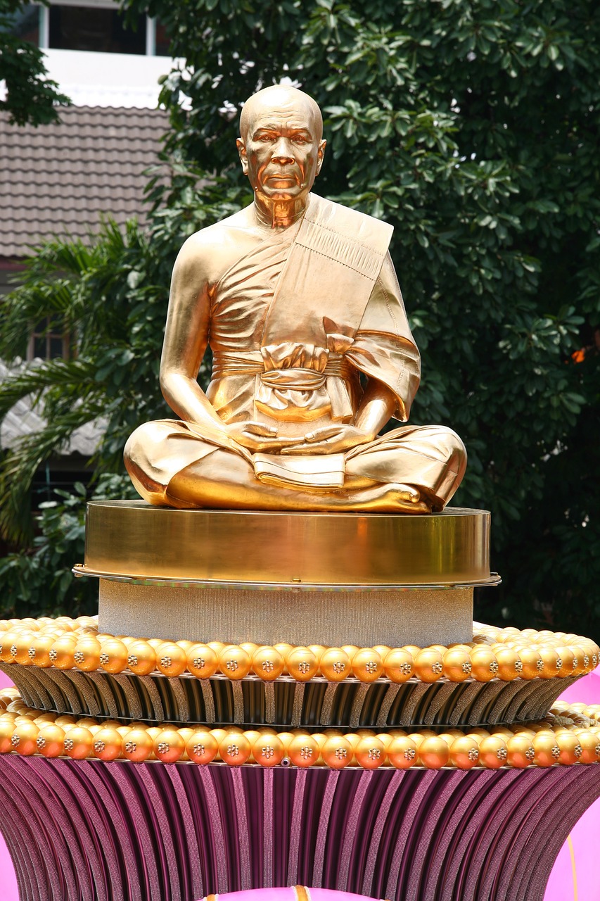 budha monk gold free photo