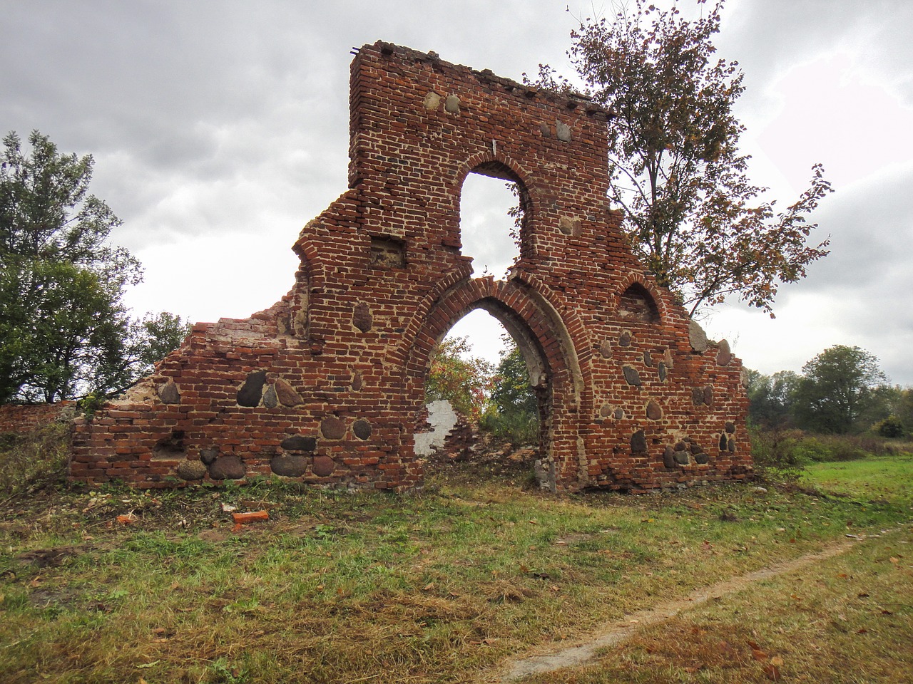 building lake dusia brick free photo