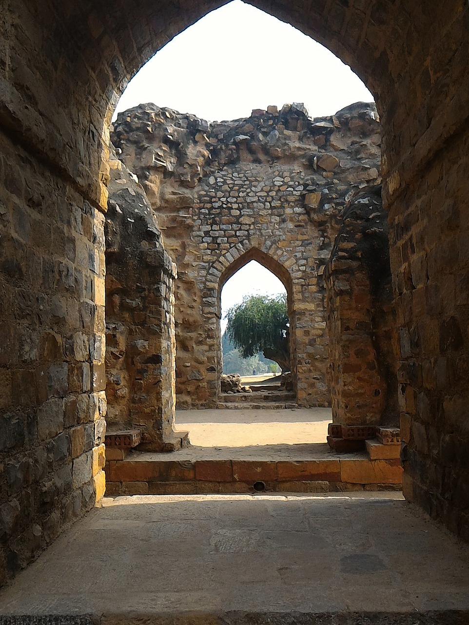 building archaeological site india free photo