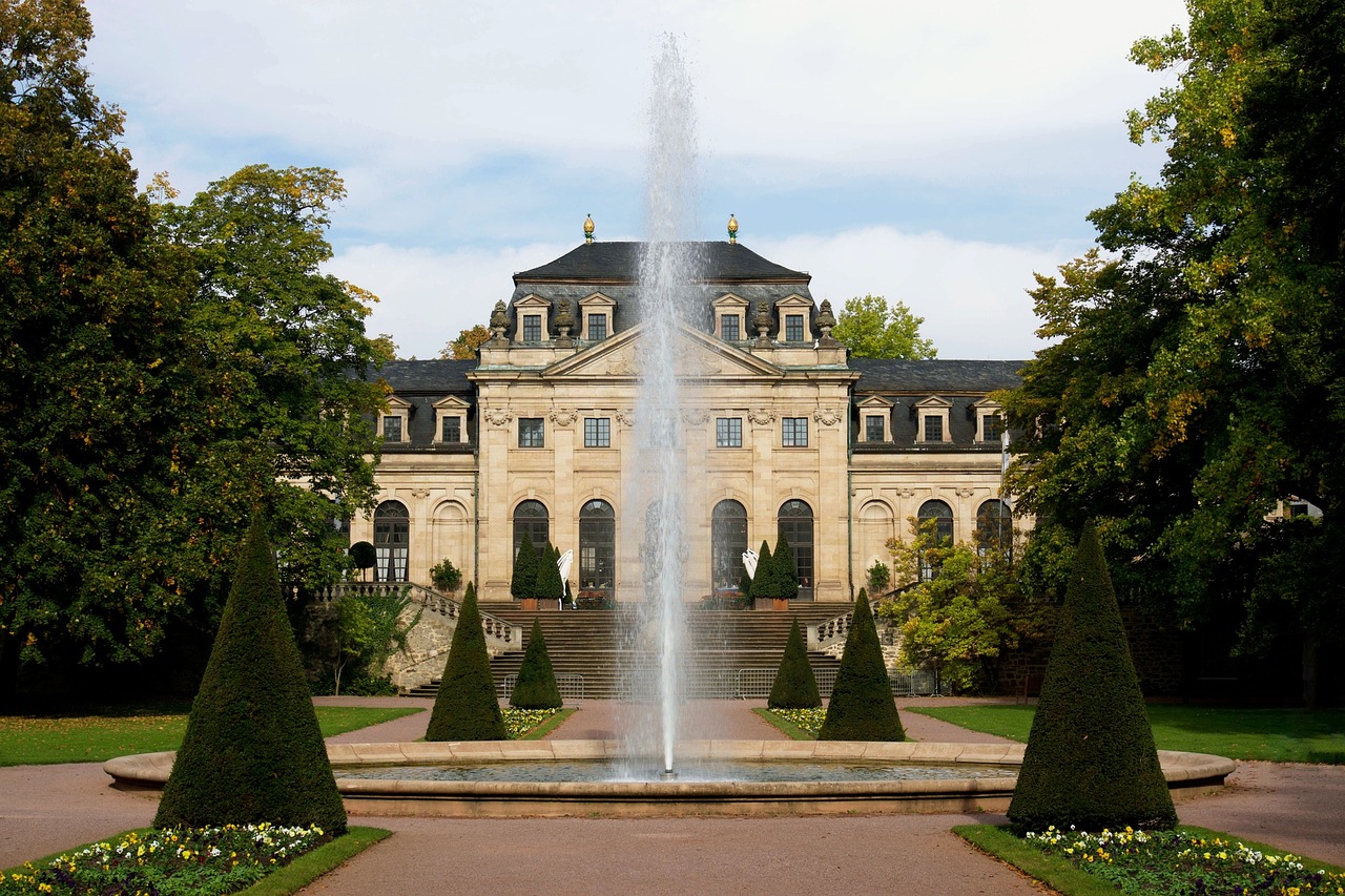 building architecture fountain free photo