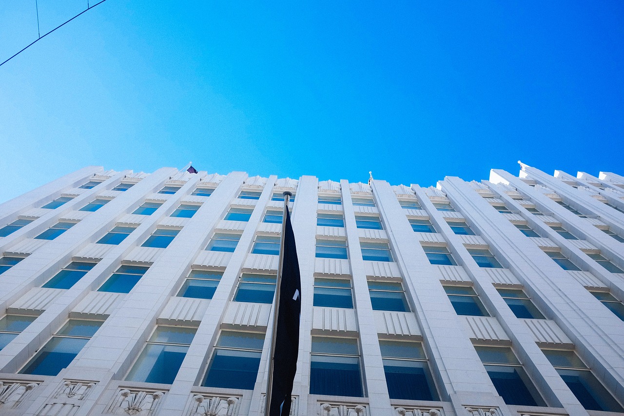 building windows flags free photo