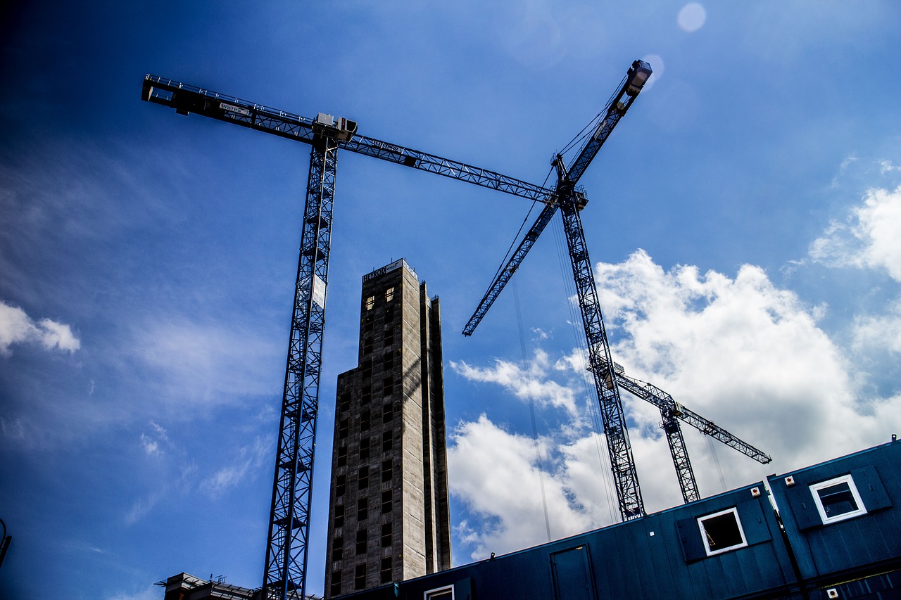 building construction crane free photo