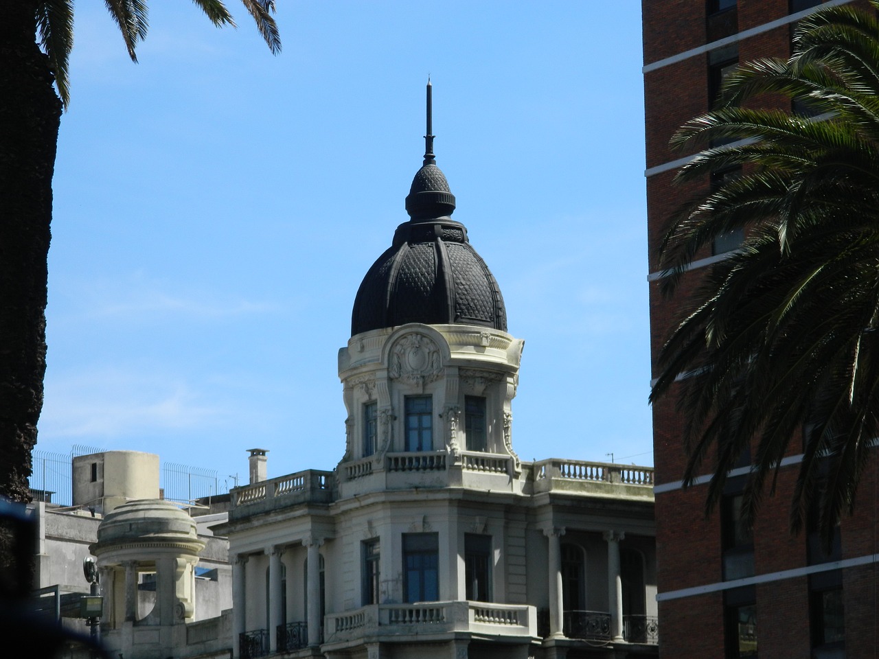 building montevideo architecture free photo