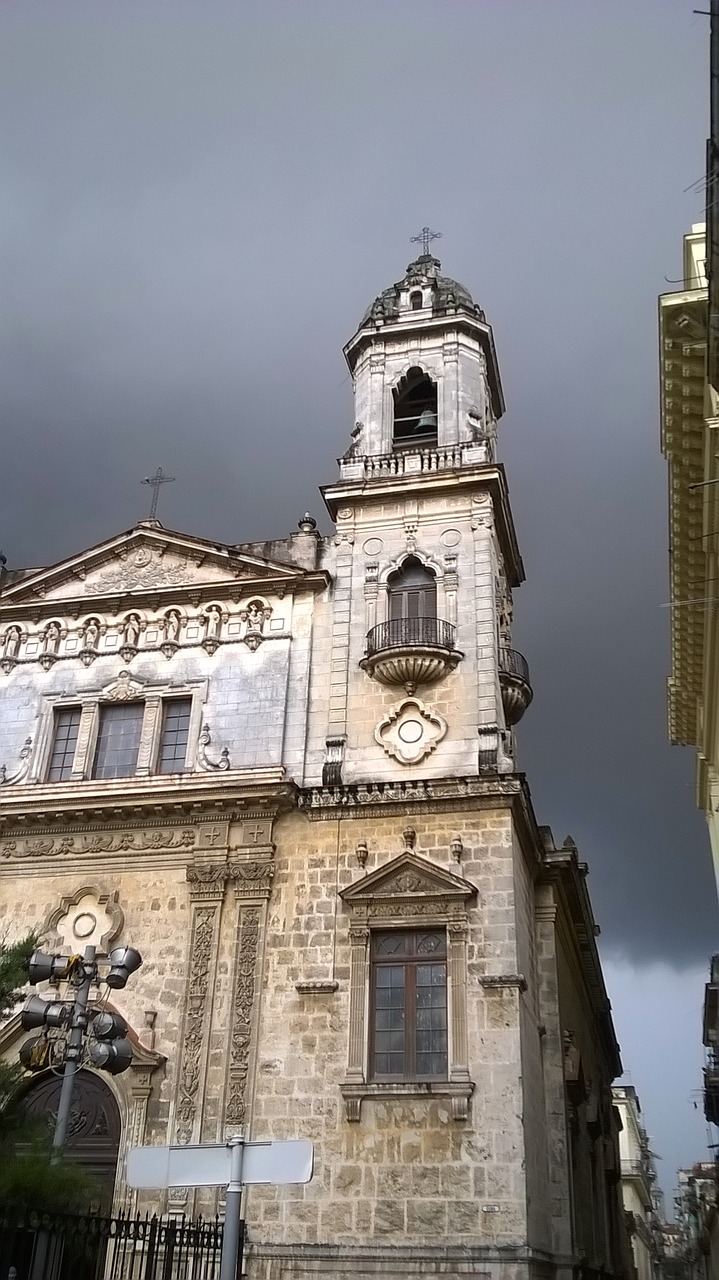 building havana tower free photo