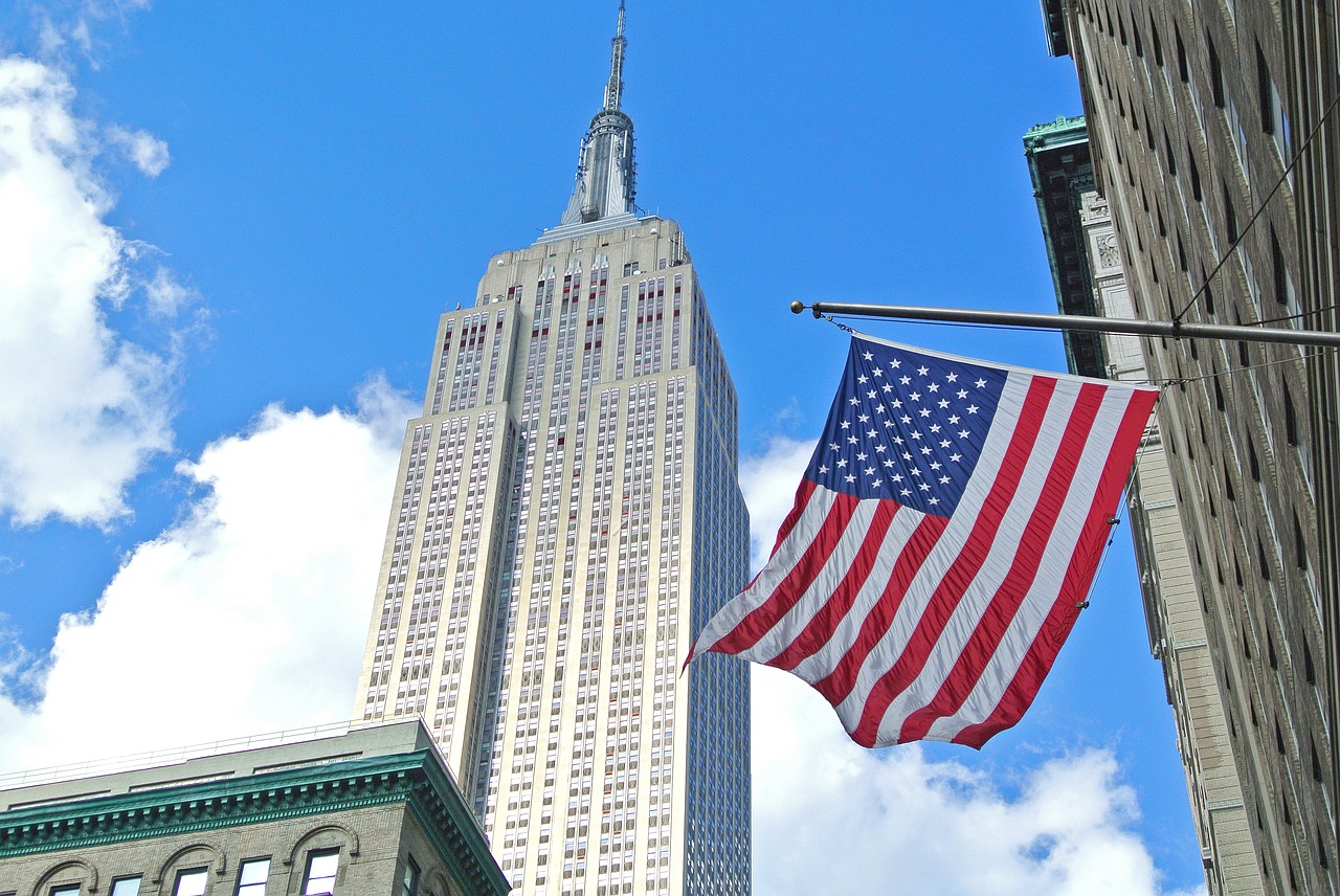 building new york skyscraper free photo