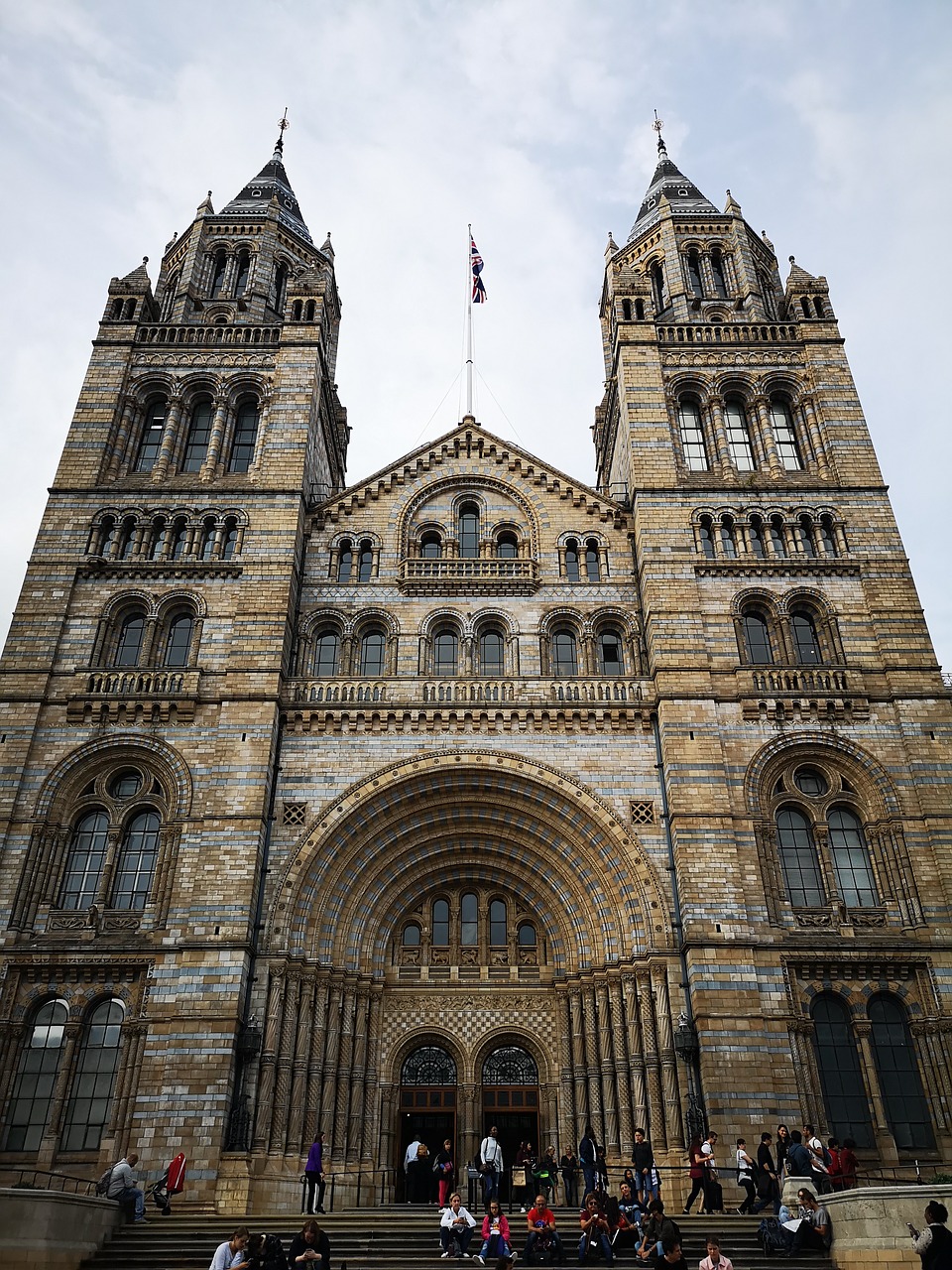 building  south  kensington free photo