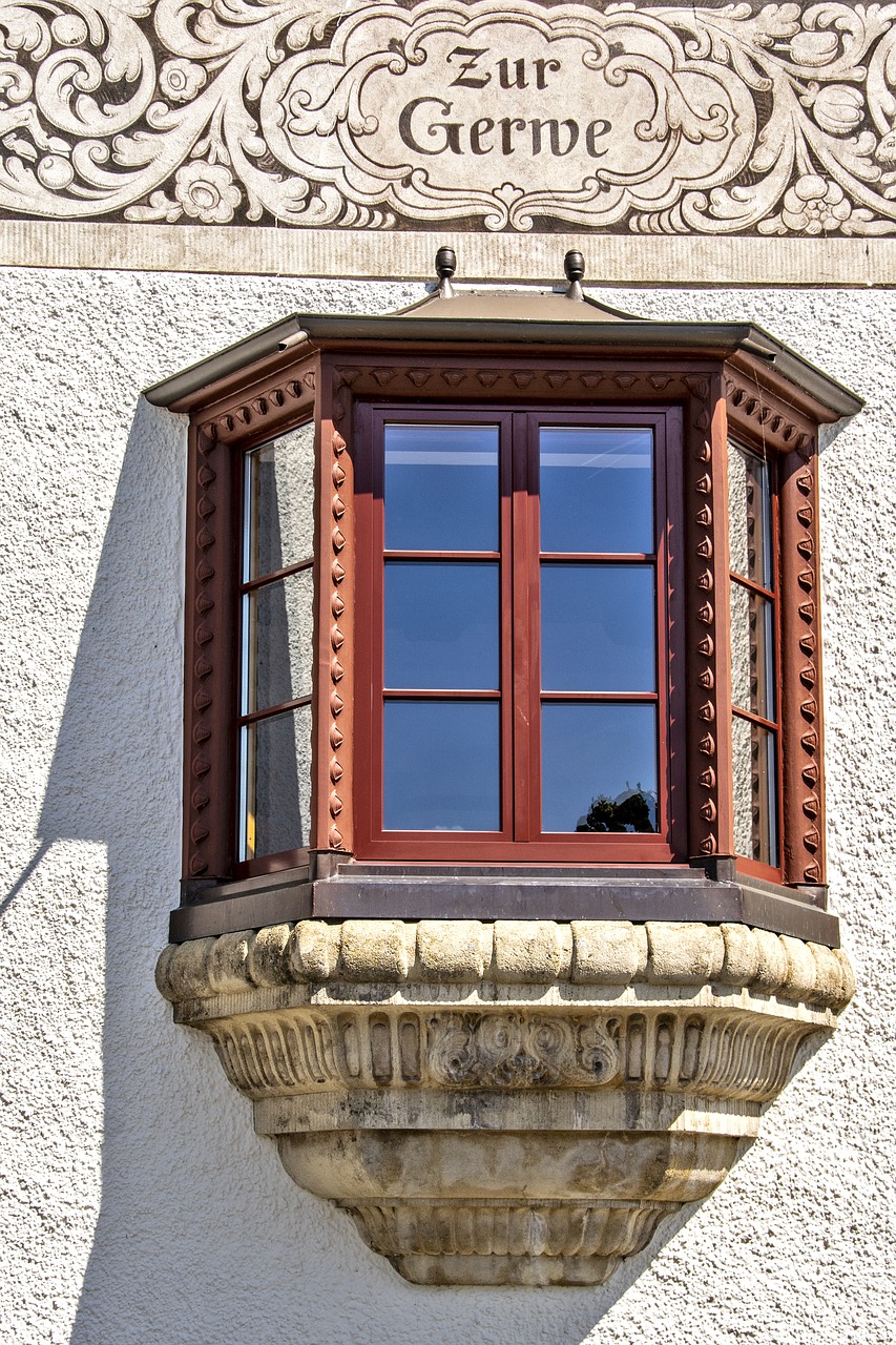 building  bay window  architecture free photo