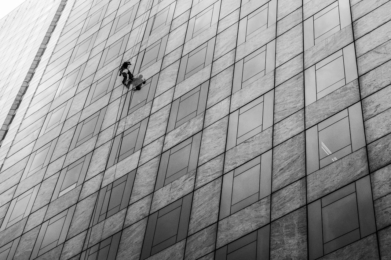 building climbing alone free photo