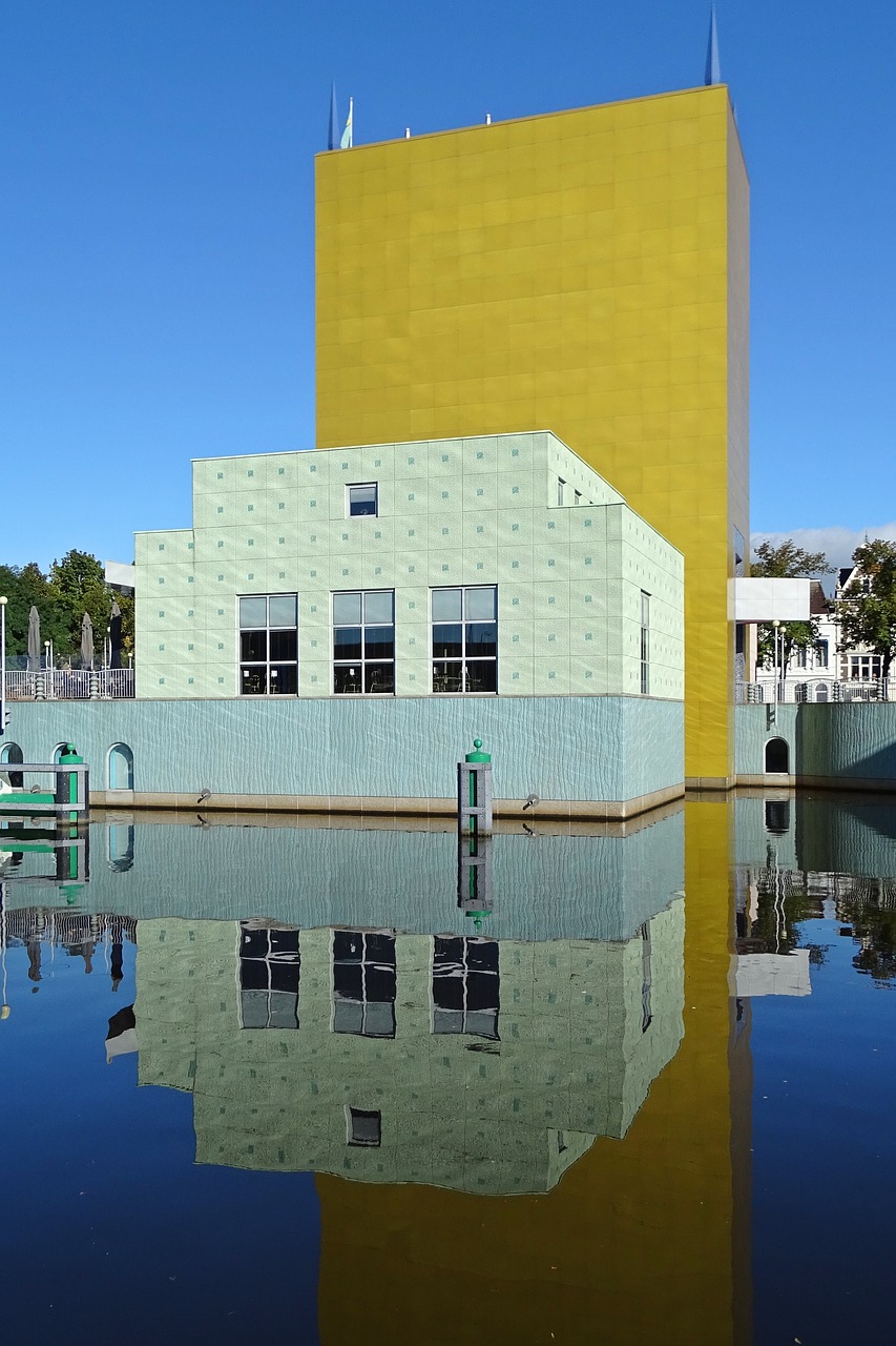 building museum groningen free photo