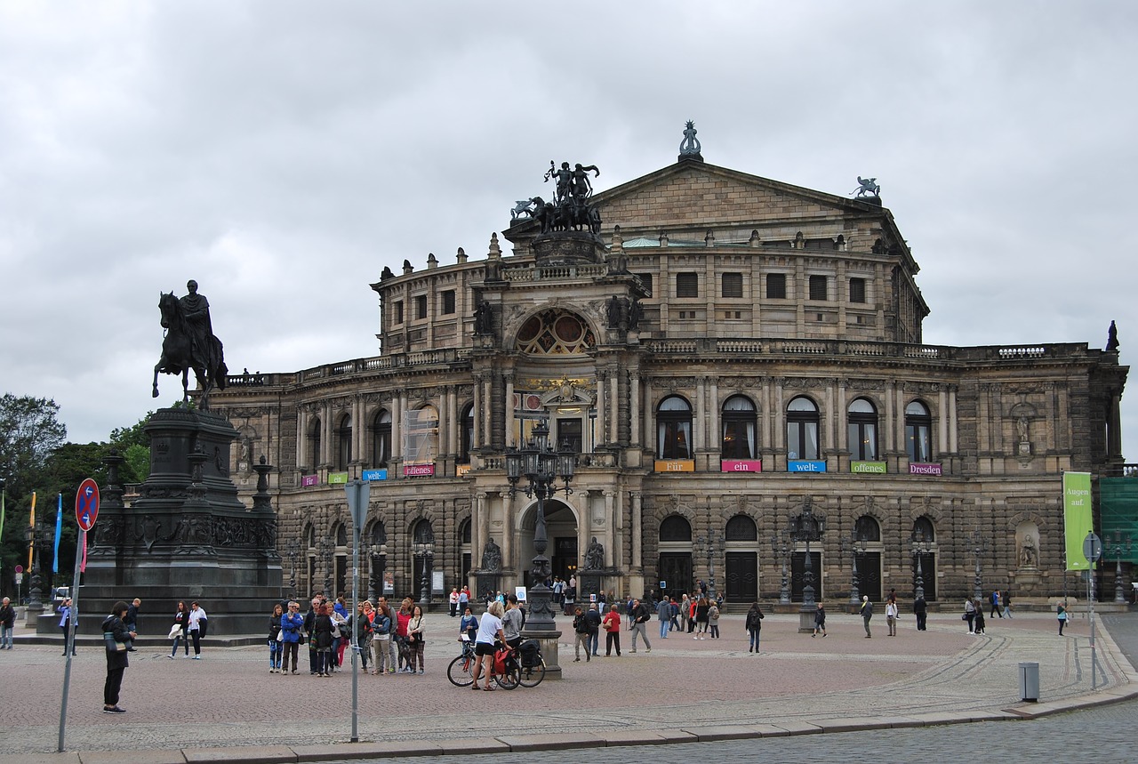 building of the opera dresden germany free photo