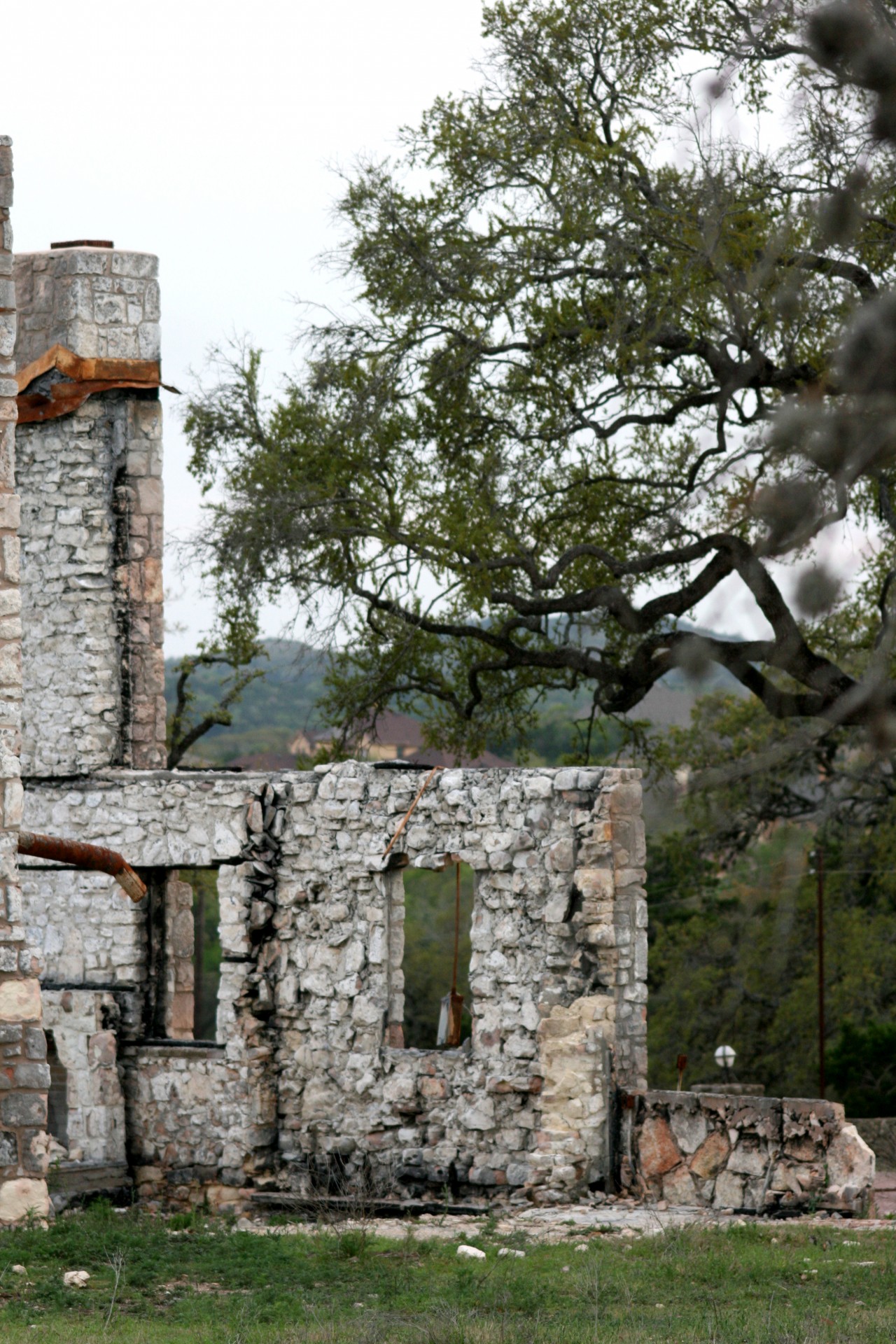 building fire damage ruins free photo