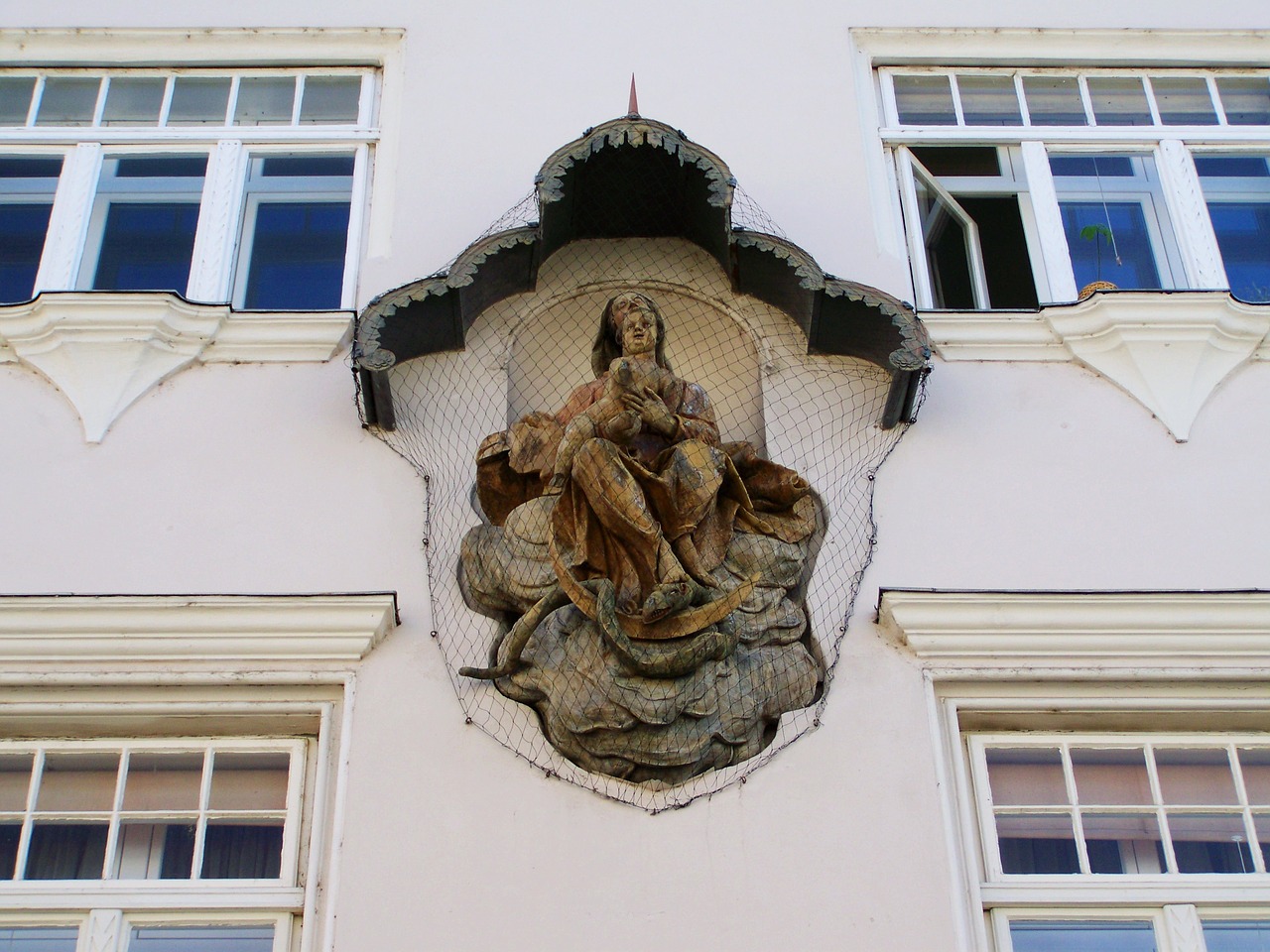 building statue krems the historical center free photo