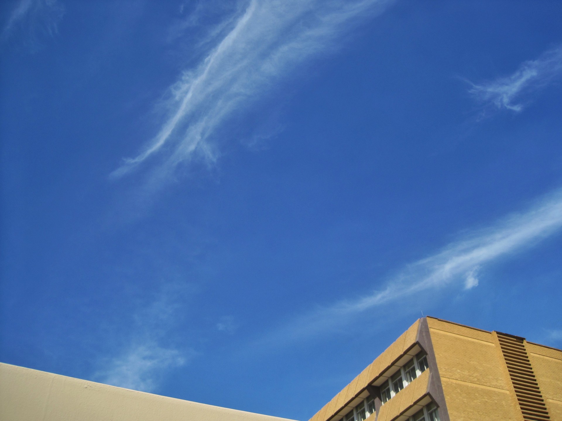 sky blue clouds free photo