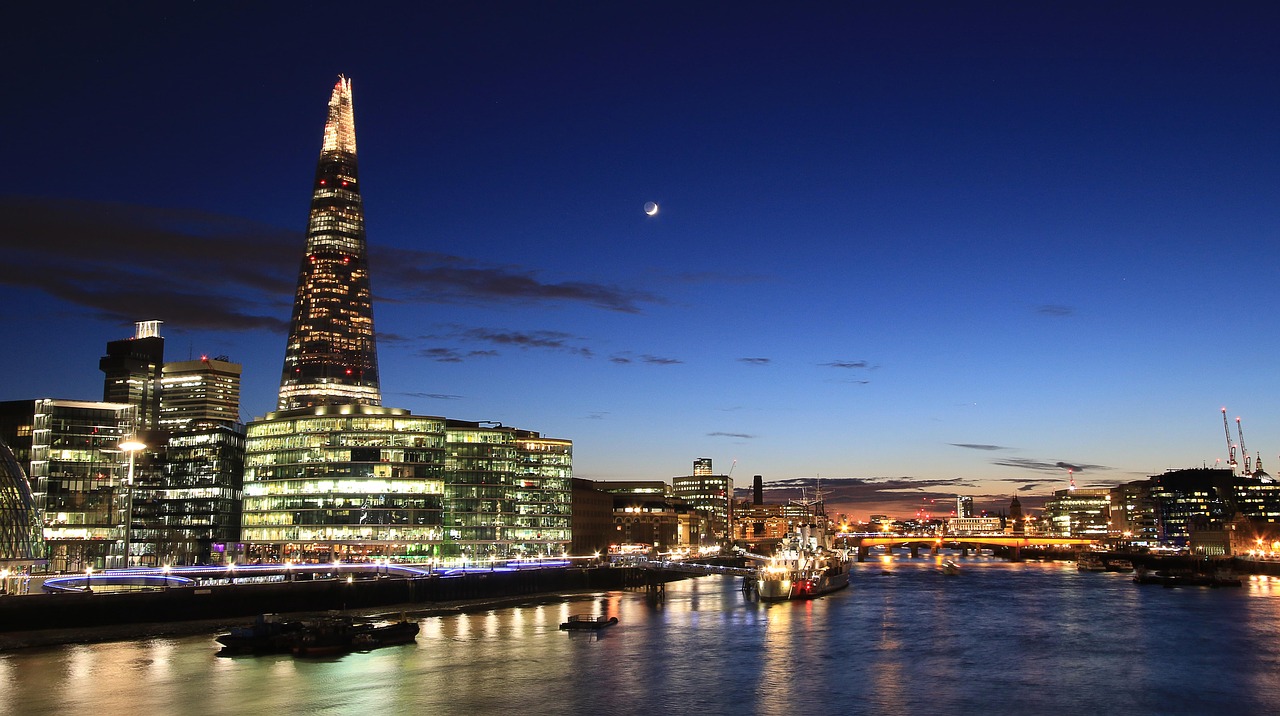 buildings cranes england free photo