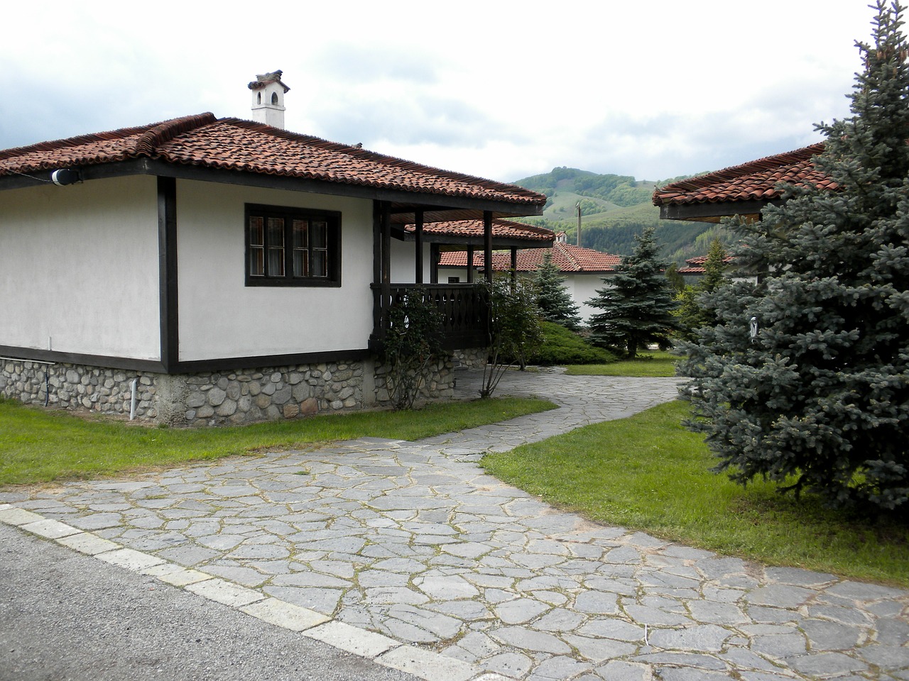 buildings houses architecture free photo