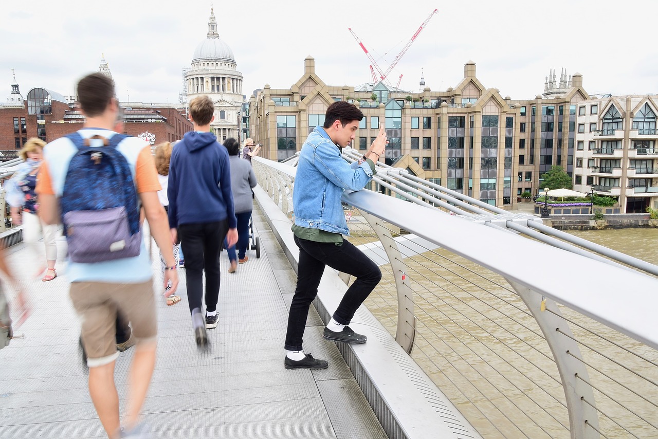 buildings  city  city of london free photo