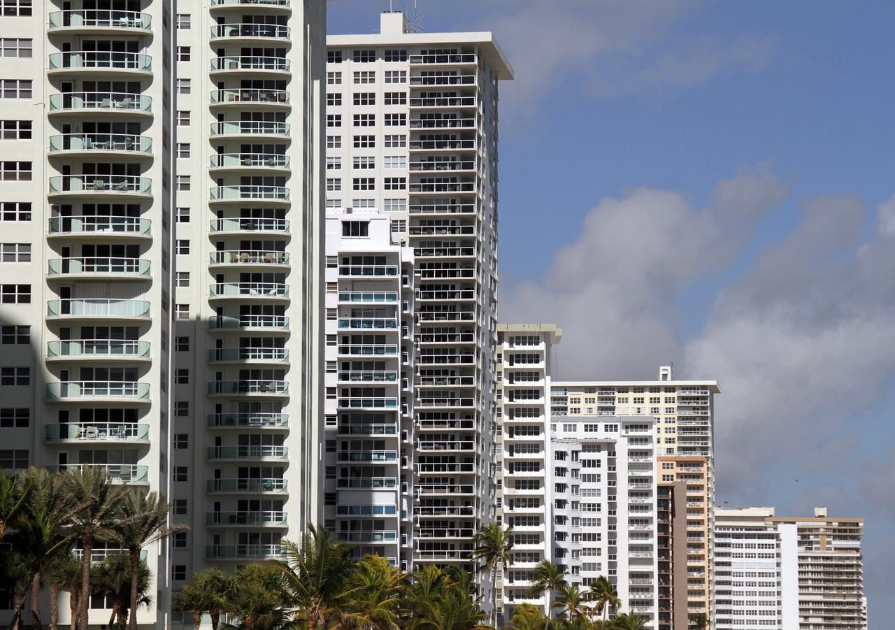 buildings  west palm beach  florida free photo