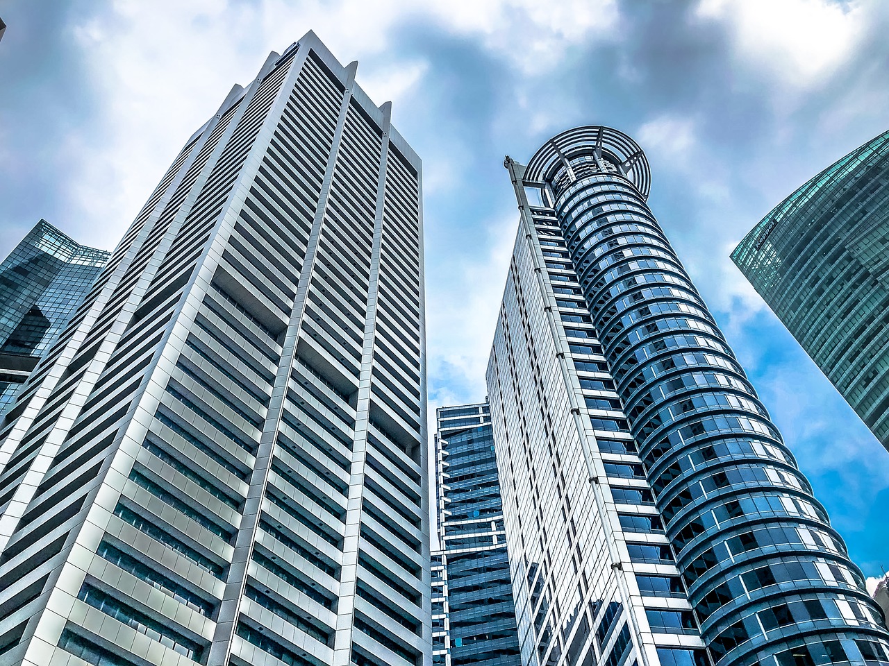 buildings  sky  architecture free photo