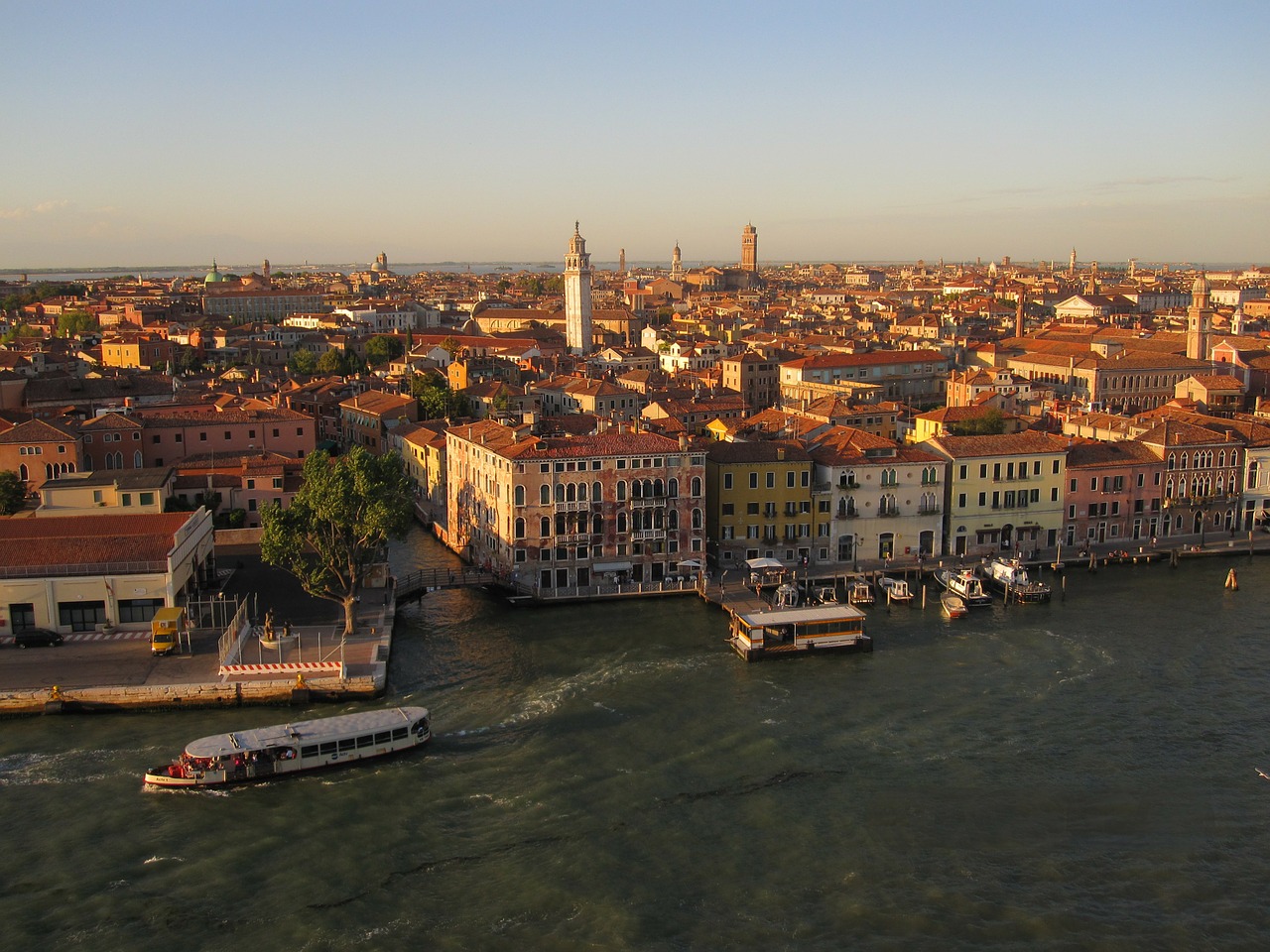 buildings city italy free photo